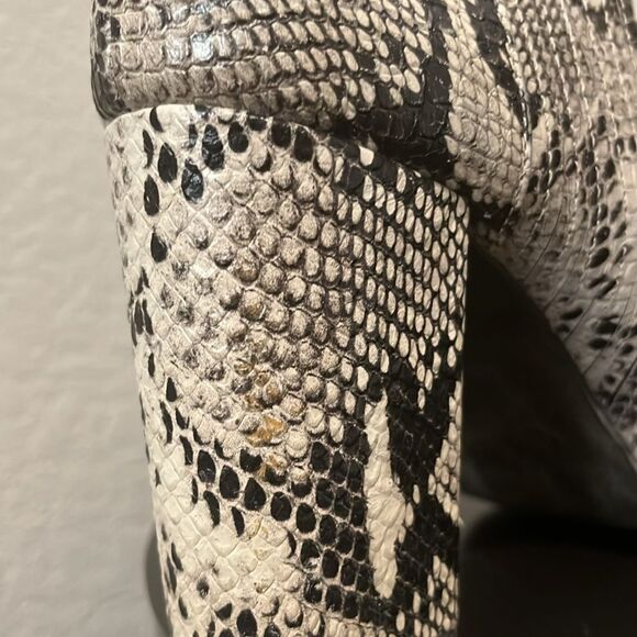 SEYCHELLES Black and White Snakeskin Leather Accordion Boot, Size 6.5 - Picture 10 of 10